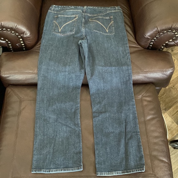 🎉SALE🎉Venezia by Lane Bryant Stretch Bootcut Jeans in size 5 (18/20) - Picture 2 of 4